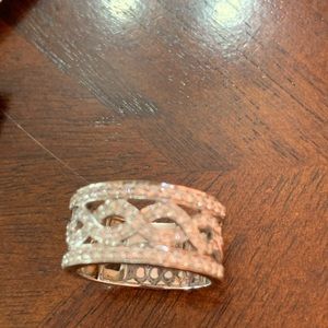 14 k diamond wide band gorgeous!